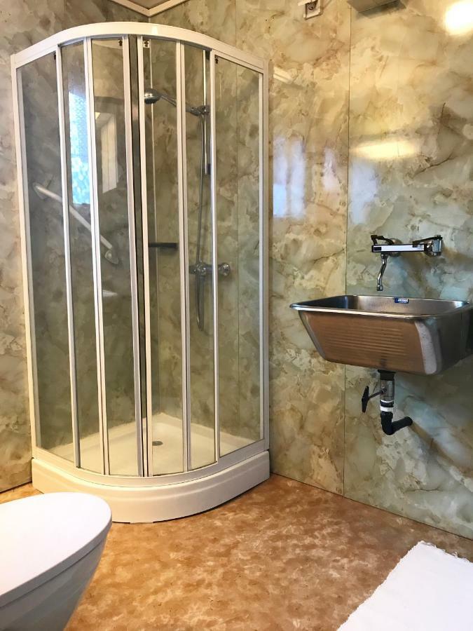 Villa Holmen 2 - Ground Floor Apartment บาเลสตรันด์ ภายนอก รูปภาพ